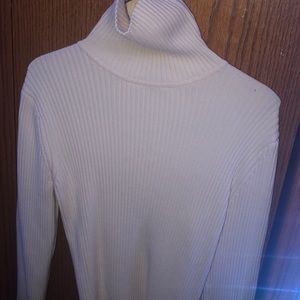 offwhite turtleneck